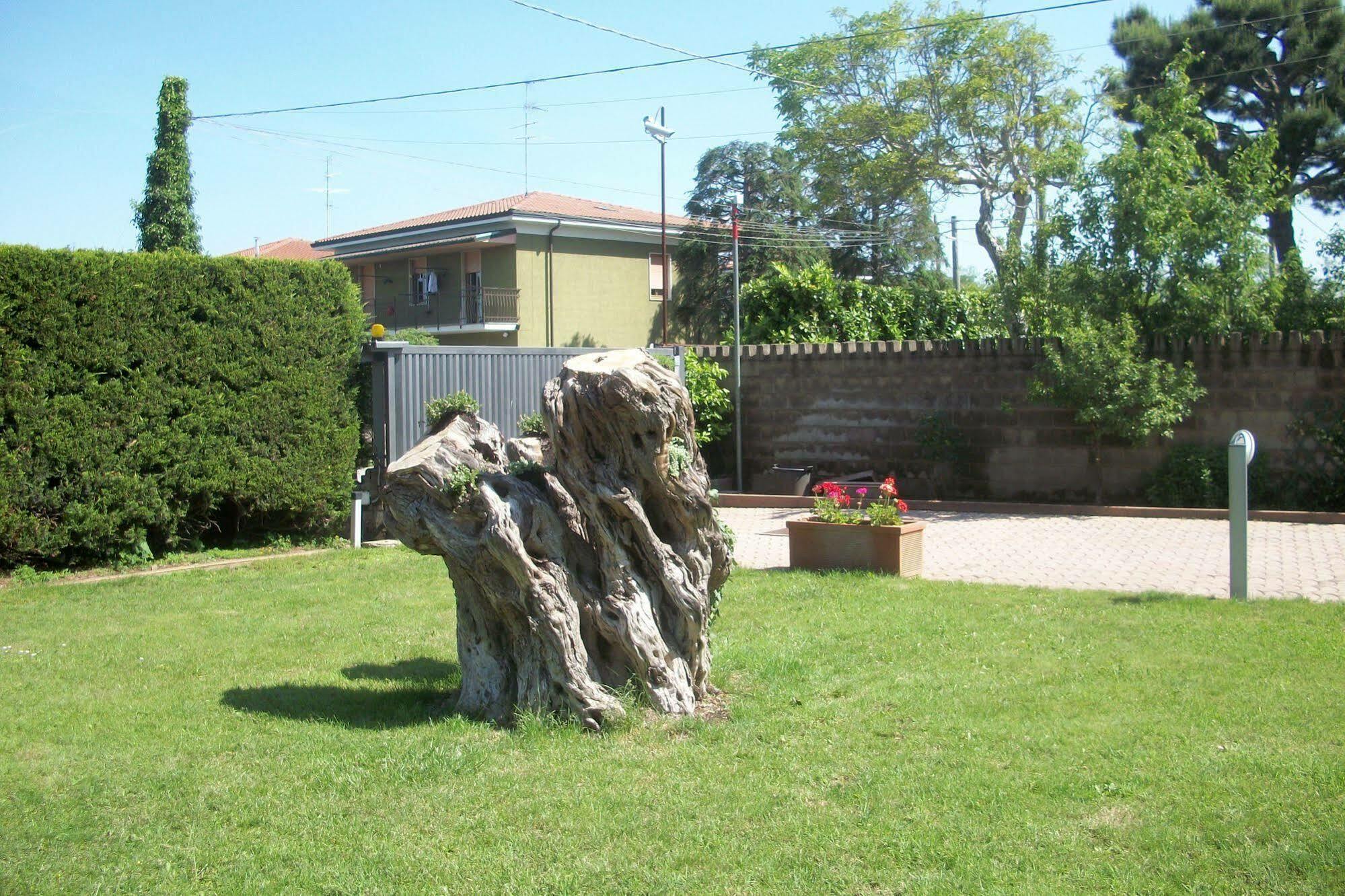 B&B Southitaly Busto Arsizio Exterior photo
